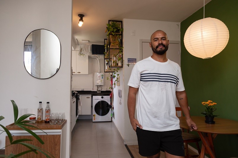 Para caber em apartamentos cada vez menores, eletrodom&eacute;sticos e m&oacute;veis planejados adaptam produtos