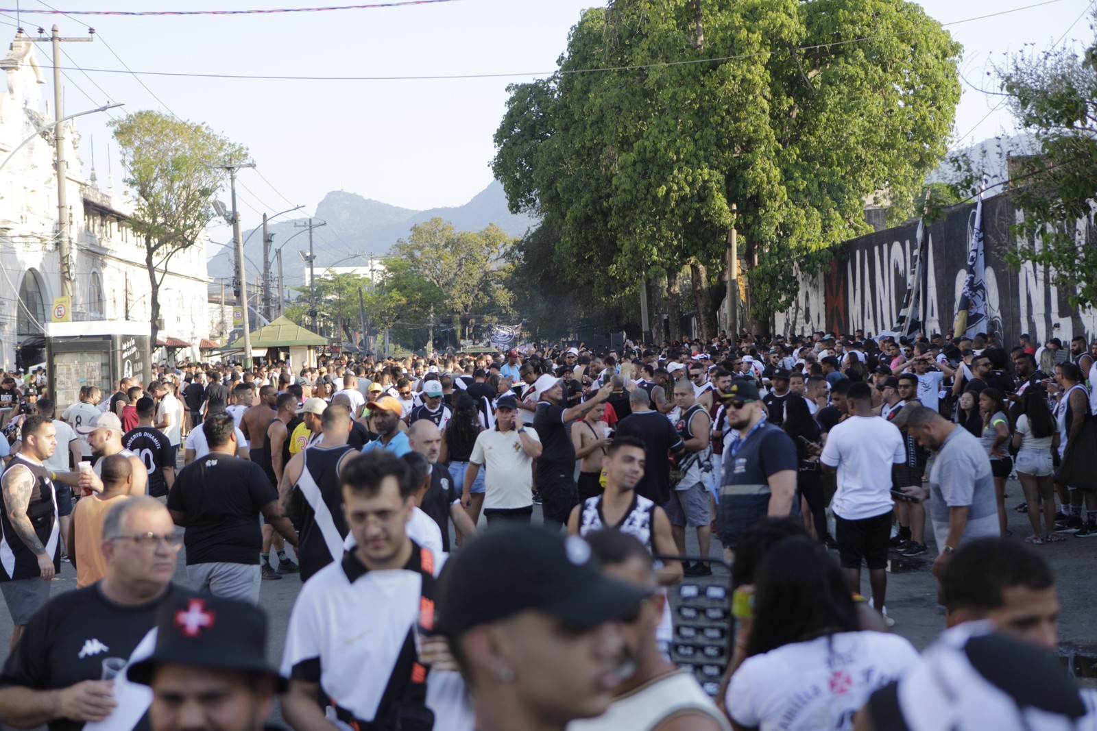 Estádio de São Januário volta a receber torcedores do Vasco. Reencontro ocorre após três meses de interdição judicial. — Foto: Alexandre Cassiano/Agência O Globo