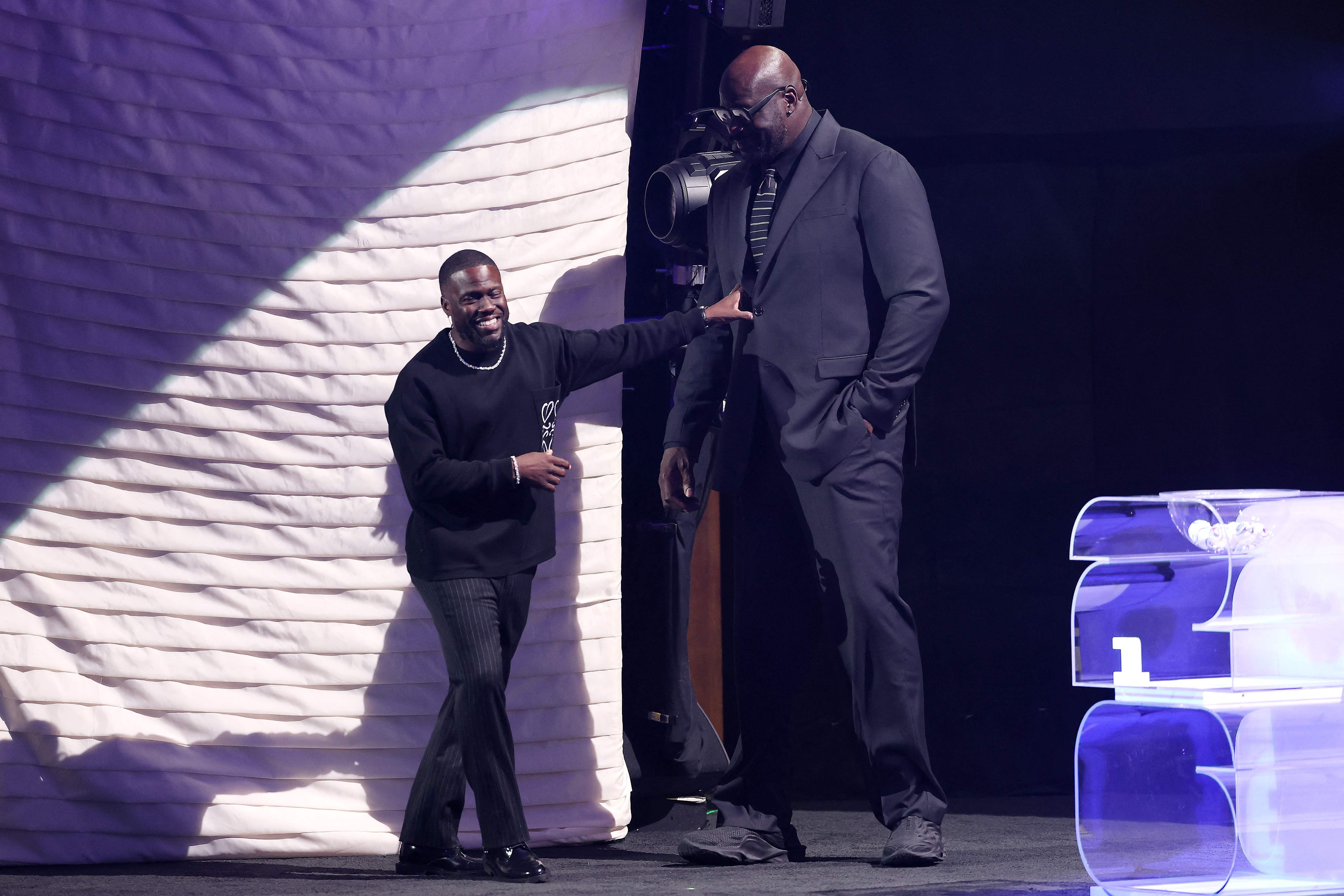 Shaquille O'Neal vs. Kevin Hart Height Difference Viral - News Directory 3