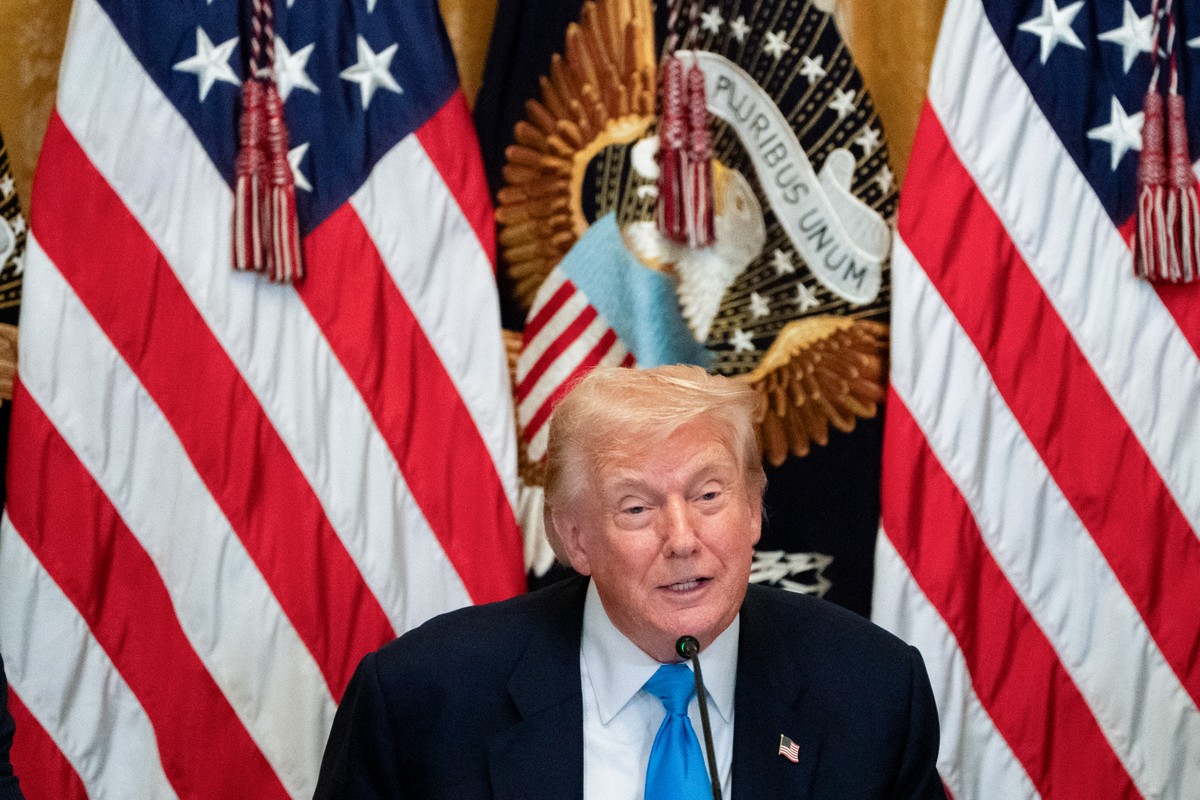 Trump diz que Powell 'deveria renunciar', como fez governadora do Fed