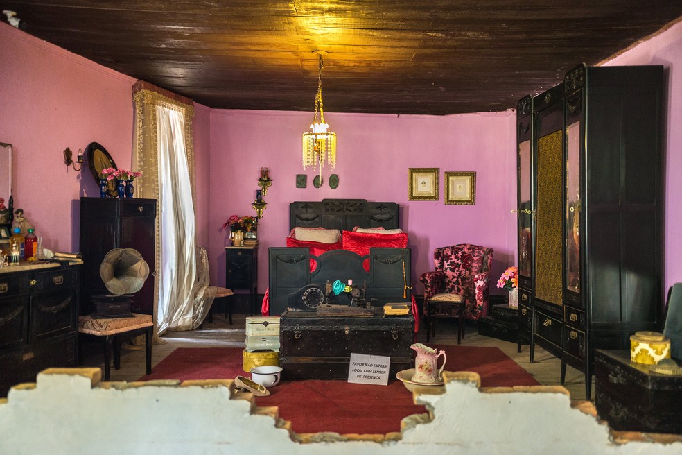 O 'quarto de Maria Machadão', espaço temático dentro do Bataclan, restaurante em Ilhéus, no sul da Bahia — Foto: Márcio Filho / Ministério do Turismo / Divulgação