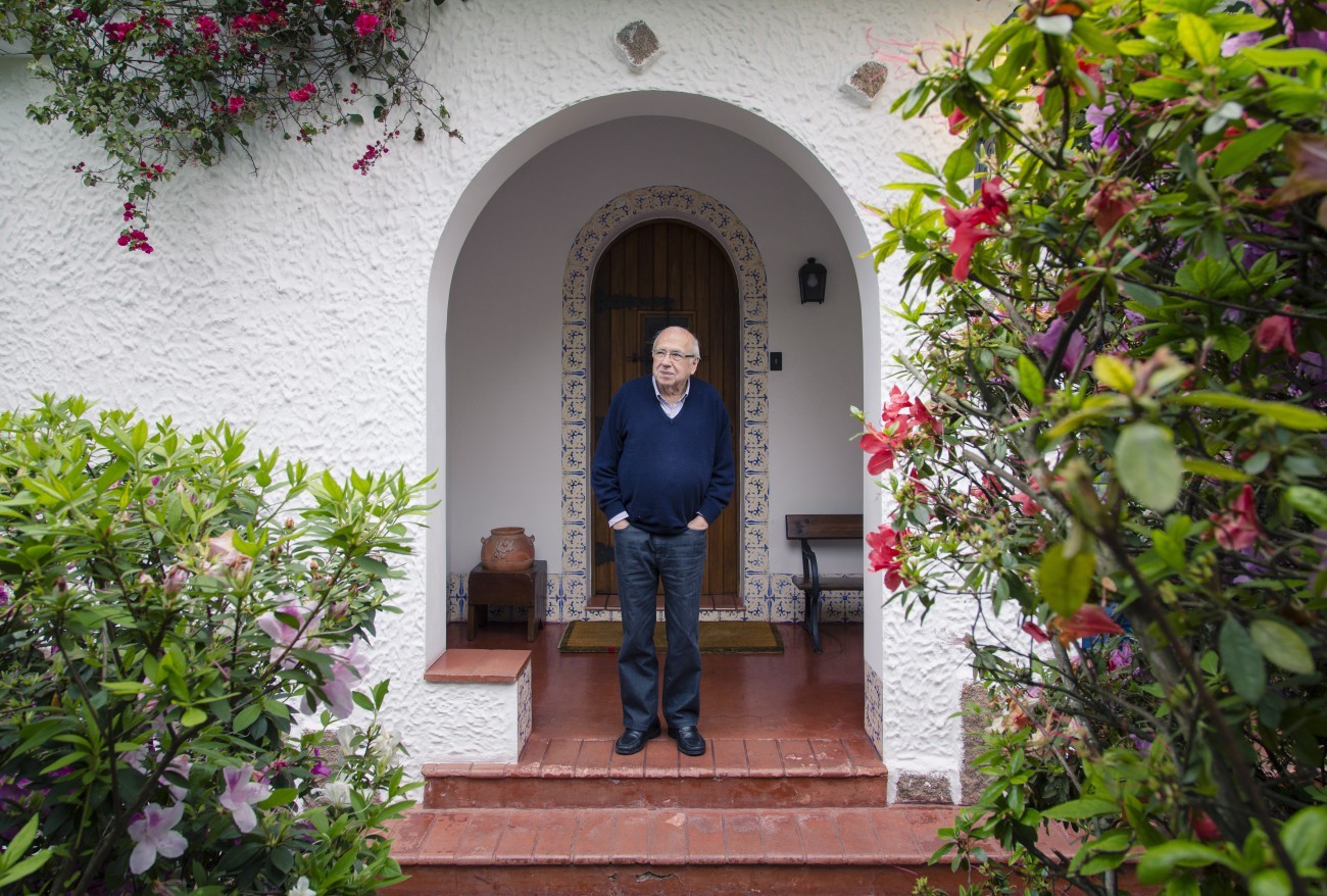 Luis Fernando Verissimo emfrenteà Listeênciaon de afamíliavive desde 1941 - foto: Leo Martins / Agencia O Globo