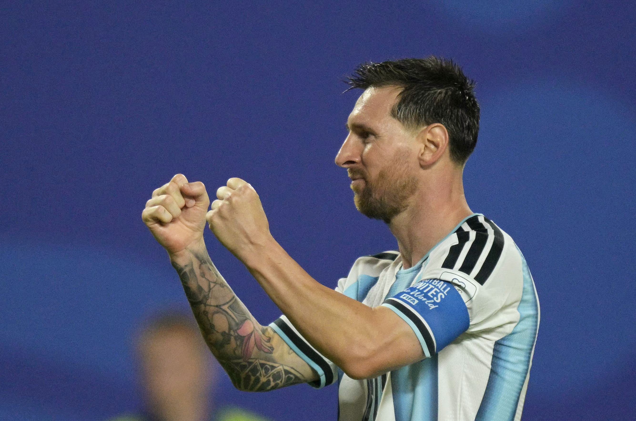 'Inevitável e simplesmente sensacional': Imprensa internacional repercute estreia de Messi na Copa com hat-trick e recorde