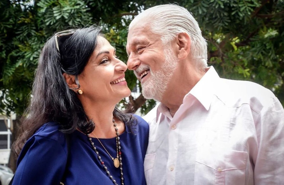 O secretário de governo, Jaques Wagner, e a mulher,  Fátima Mendonça — Foto: Reprodução