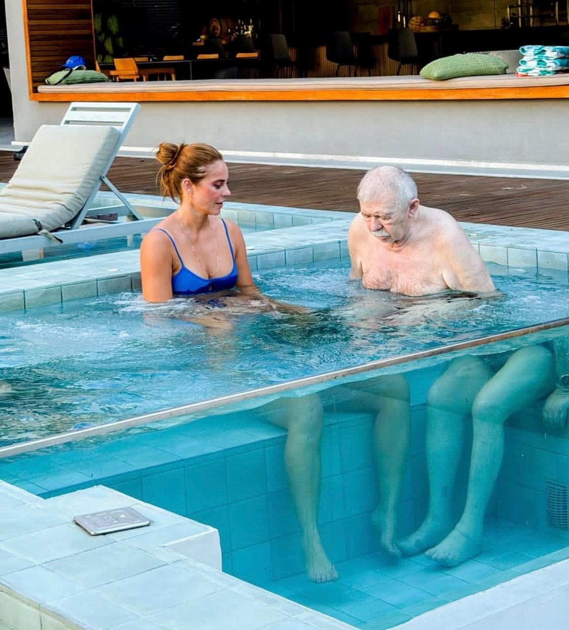 Paolla Oliveira emociona com foto do pai, que enfrenta condição de saúde delicada