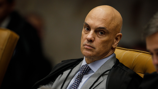 Moraes afirma que Musk tentou 'burlar' decisão de bloqueio do X em ação 'dolosa e ilícita'