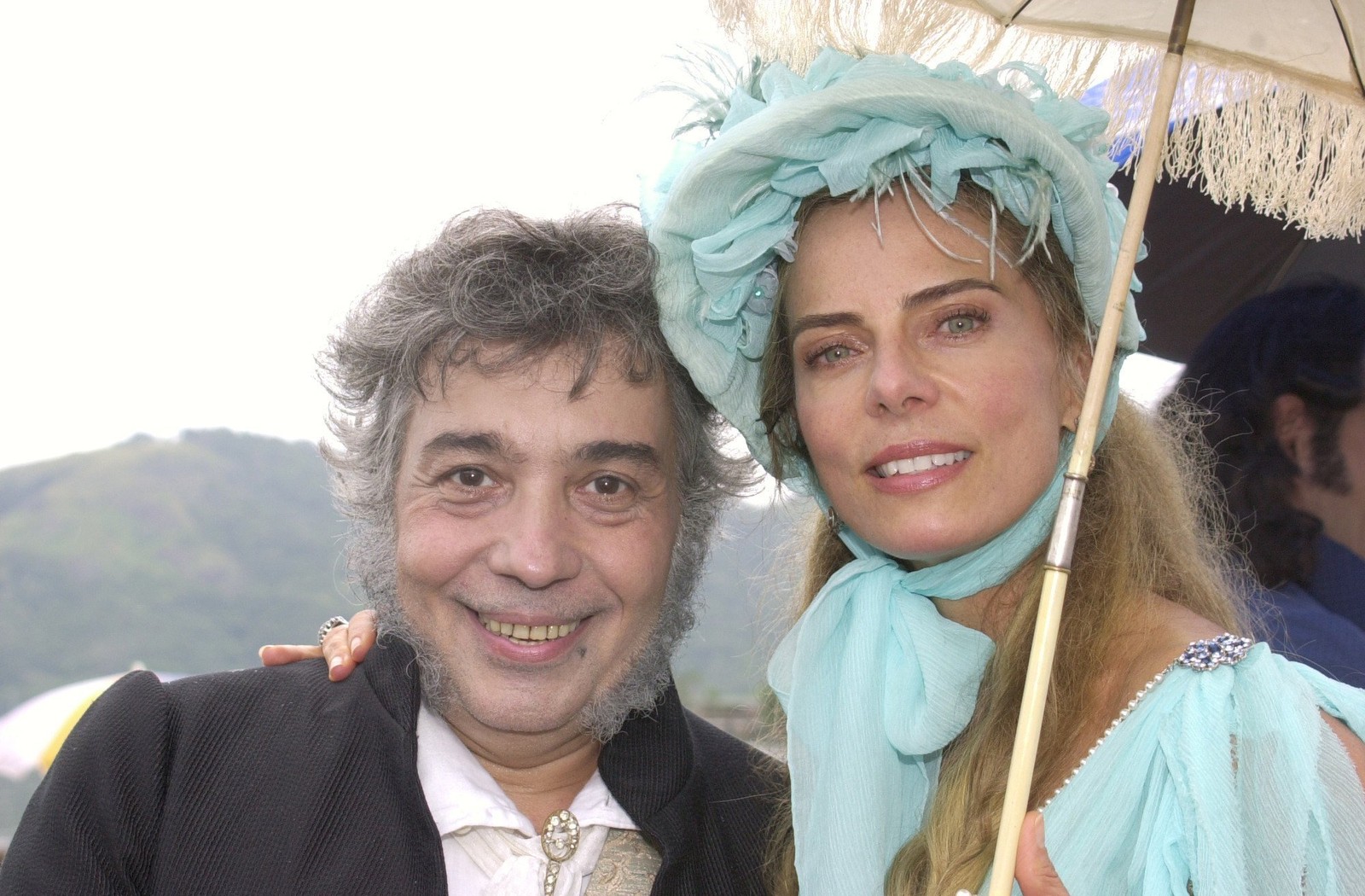 Camargo (Pedro Paulo Rangel) e sua filha Branca (Bruna Lombardi), em cenas de "O quinto dos infernos", em 2002 — Foto: Agência O Globo