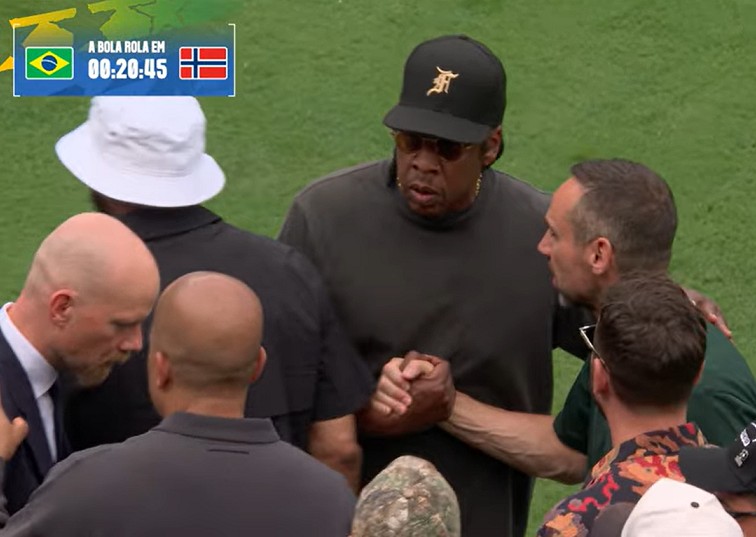 Jay-Z, empresário de Vini Jr., é visto com Neymar em jogo da Seleção