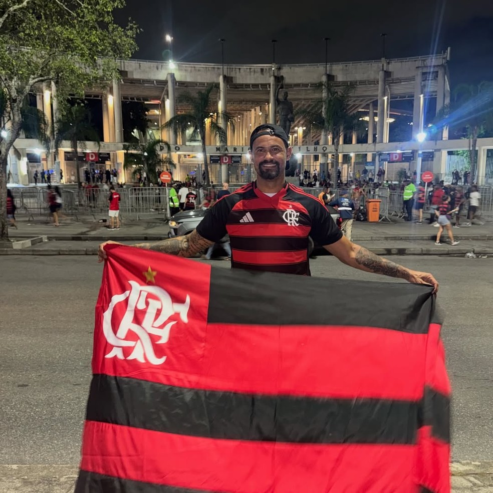 Antigo camisa 1 do Flamengo assistiu à partida de setor nobre do estádio — Foto: Reprodução / Instagram
