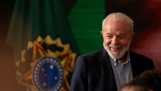 Lula participa de celebração pelo Dia do Exército em novo gesto de aproximação com militares