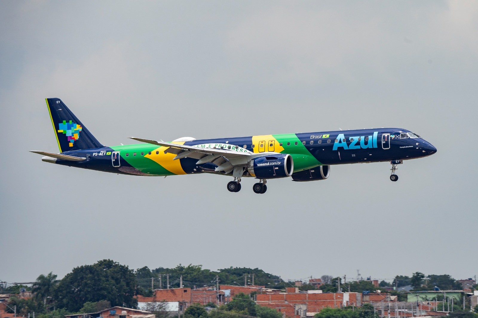 Avião com bandeira do Brasil vai sobrevoar praias da Zona Sul do Rio em homenagem à Seleção