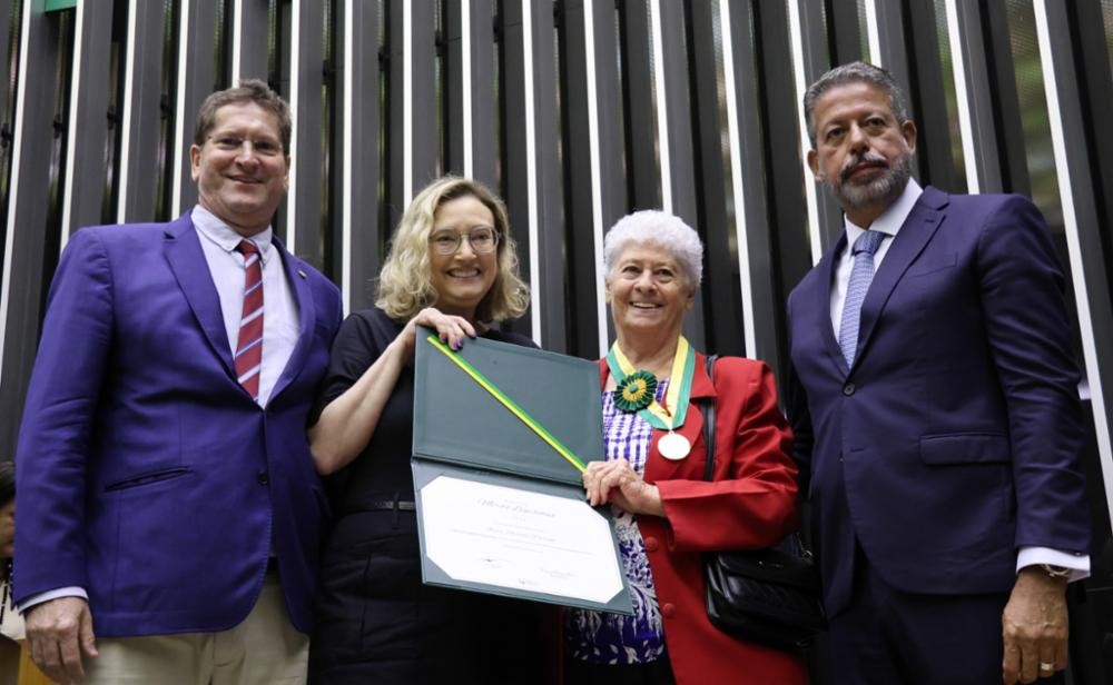 Em ato falho, Lula confunde Dilma com ex-freira do PT