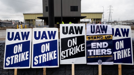 Mais 7 mil trabalhadores se juntam à greve do sindicato dos trabalhadores das montadoras nos EUA