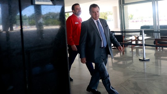 Ministro do Trabalho diz que Lula enviou projeto sobre escala 6x1 para 'acelerar' o andamento no Congresso Ministro do Trabalho diz que Lula enviou projeto sobre escala 6x1 para 'acelerar' o andamento no Congresso