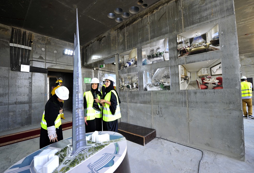 Quando estiver concluído, o Jeddah Tower ultrapassará o atual detentor do recorde, o Burj Khalifa do Dubai, que foi inaugurado em 2010 e tem 828 metros — Foto: Bloomberg