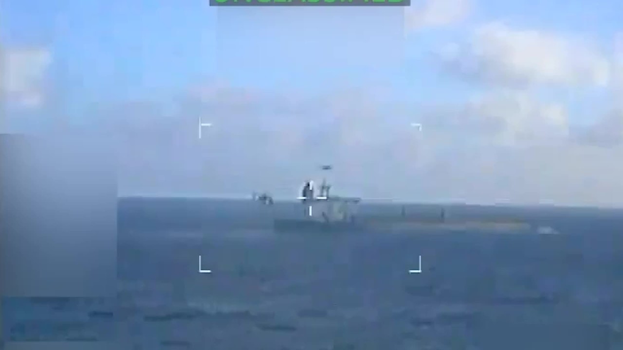 Petroleiro apreendido pelos EUA na costa da Venezuela integrava frota clandestina ligada ao Irã e falsificava localização