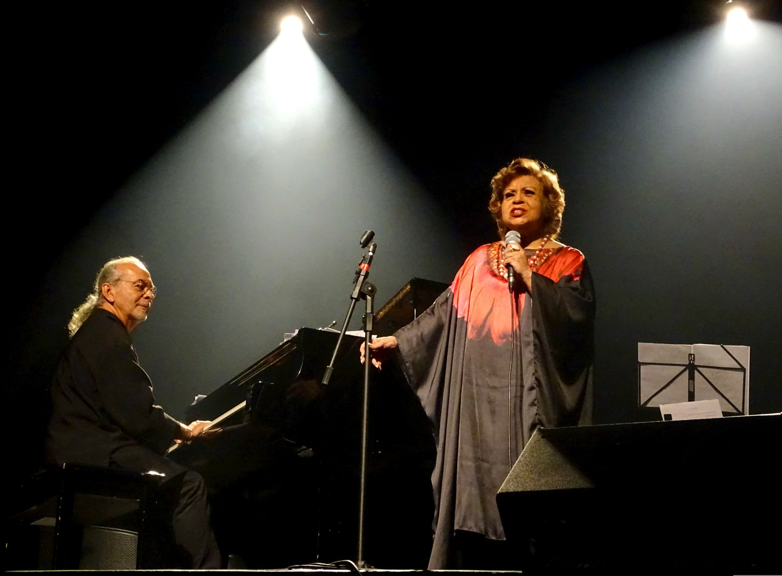 Leny Andrade com o pianista Gilson Peranzzetta — Foto: Reprodução