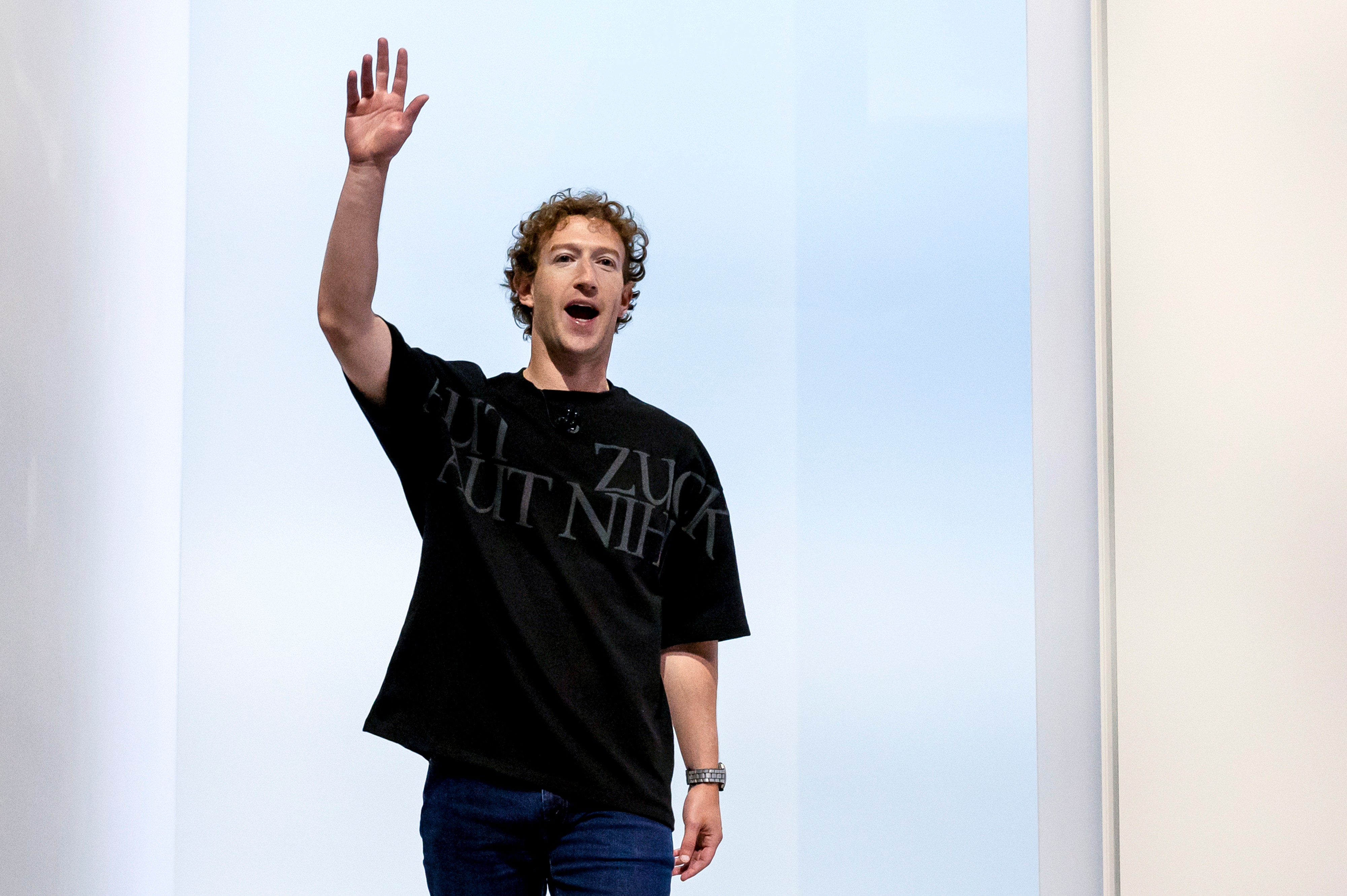 Meta oferece novas ações a Mark Zuckerberg para protegê-lo de imposto sobre grandes fortunas