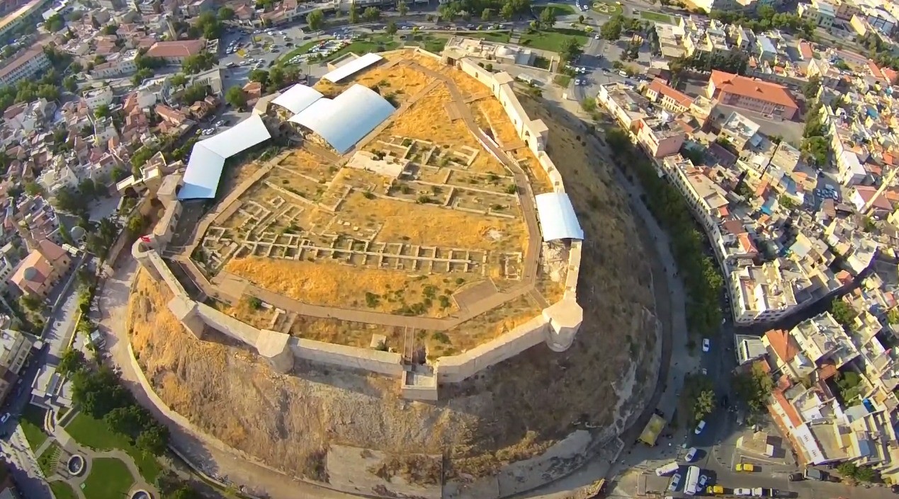 Fortificação fica localizado em topo de colina na região  — Foto: Reprodução 