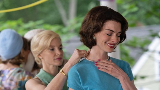 Anne Hathaway e Jessica Chastain estrelam 'Instinto materno': tragédia e paranoia abalam amizade de vizinhas