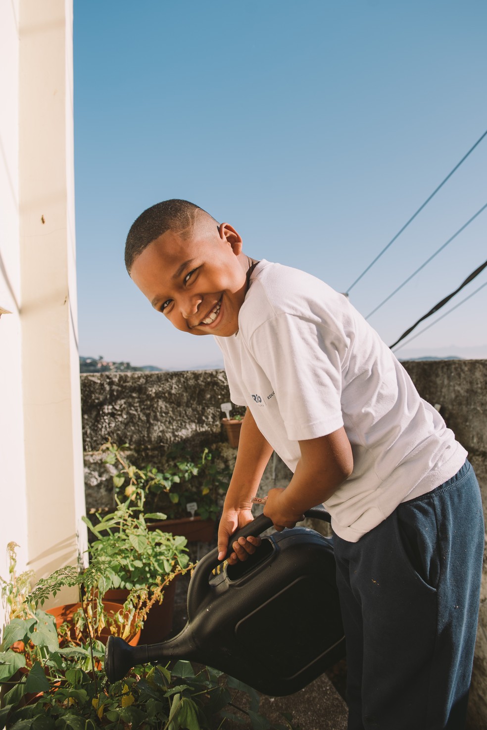 Allan Souza de Oliveira, de 10 anos, é um dos participantes do projeto Formiga Verde — Foto: Divulgação/Helena Trevia