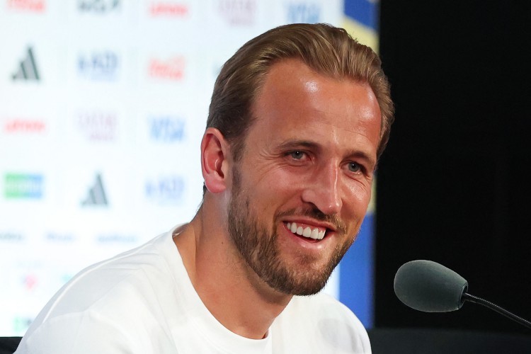 'Venho da minha melhor temporada", celebra Kane antes da estreia da Inglaterra na Copa
