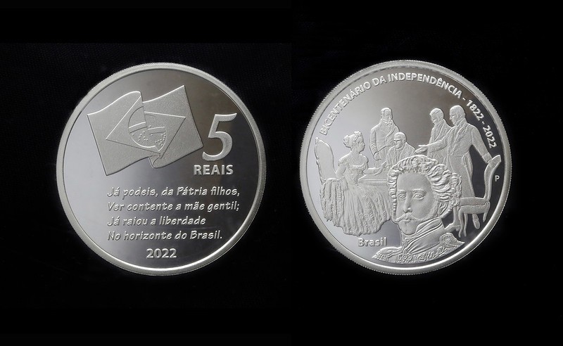 A moeda de prata tem valor de face de R$ 5 e também a primeira estrofe do hino da Independência. Lançada em 26 de julho em comemoração aos 200 anos da independência. — Foto: Banco Central do Brasil/Divulgação