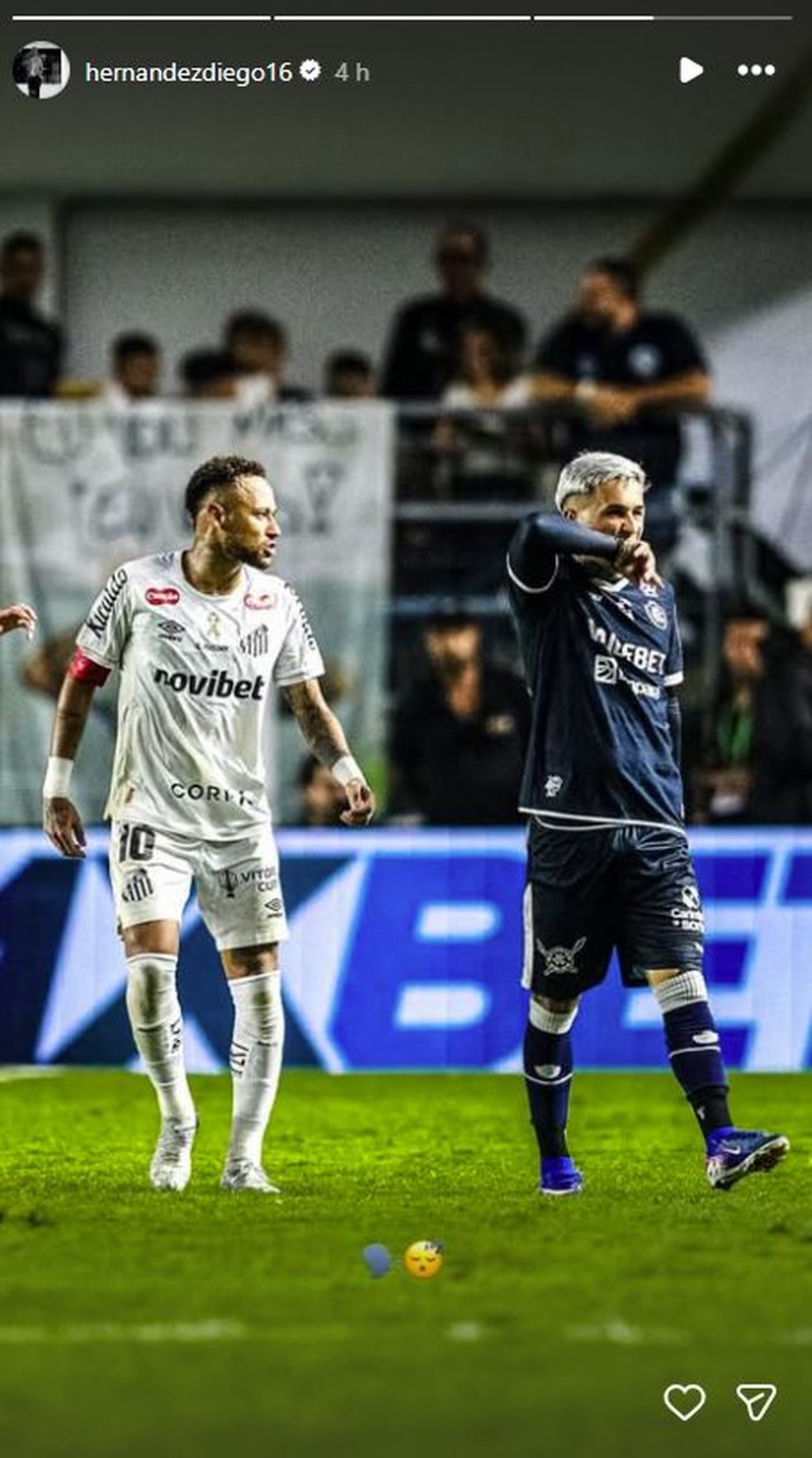 Neymar provoca Diego Hern&aacute;ndez ap&oacute;s Santos x Remo, na Vila Belmiro &mdash; Foto: Reprodu&ccedil;&atilde;o