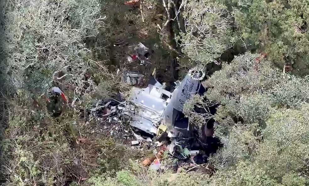 Helicóptero com cantor Rick, dois passageiros e piloto é encontrado; ninguém sobreviveu — Foto: Ascom - Corpo de Bombeiros SC