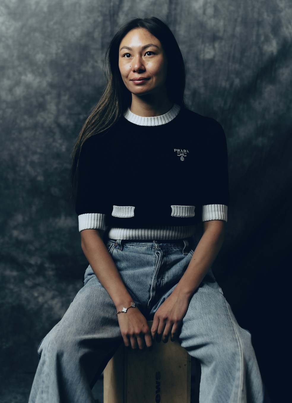 Lucy Guo, cofundadora da Scale AI, na DealBook Summit em Nova York — Foto: Amir Hamja/The New York Times