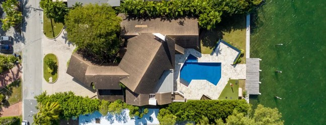 Mansão que Gisele Bündchen comprou em segredo por 11.5 milhões de dólares — Foto: Reprodução/MEGA para NY Post