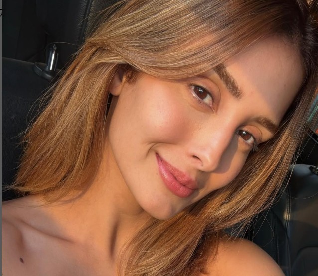 Leticia almeida estreou na TV EM 2014, EM "meu pedacinhodeChão". Mãe Detrês Filhas, Ensina Mulheres a "Destravar" o compotamento.