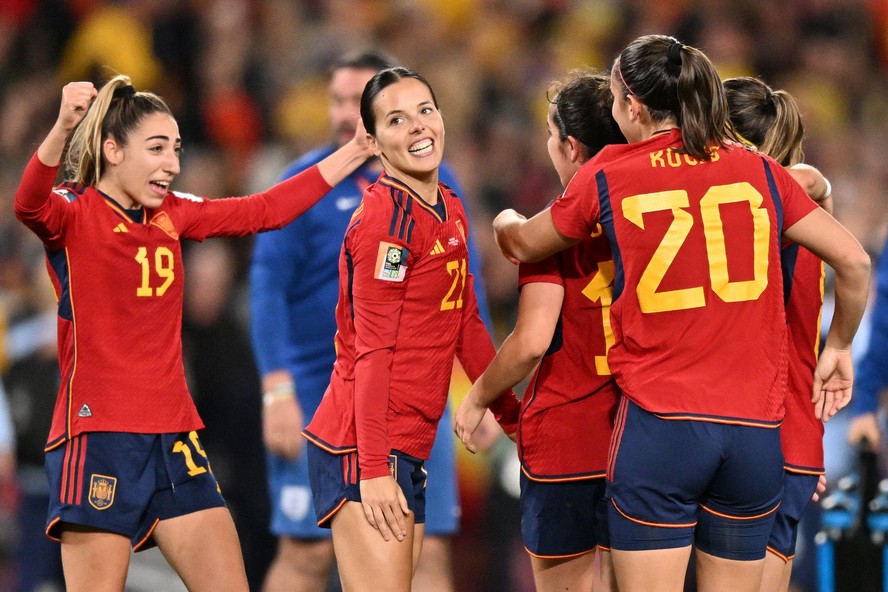Espanha vence Inglaterra com gol de Olga Carmona e é campeã da Copa do  Mundo Feminina