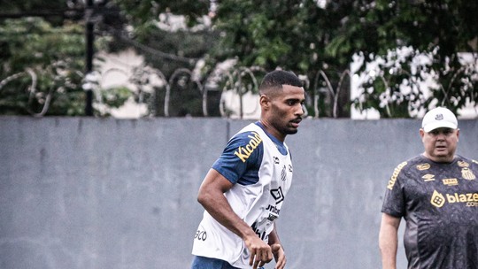 Após negativa do Santos na última janela, Botafogo estuda nova proposta pelo zagueiro Joaquim