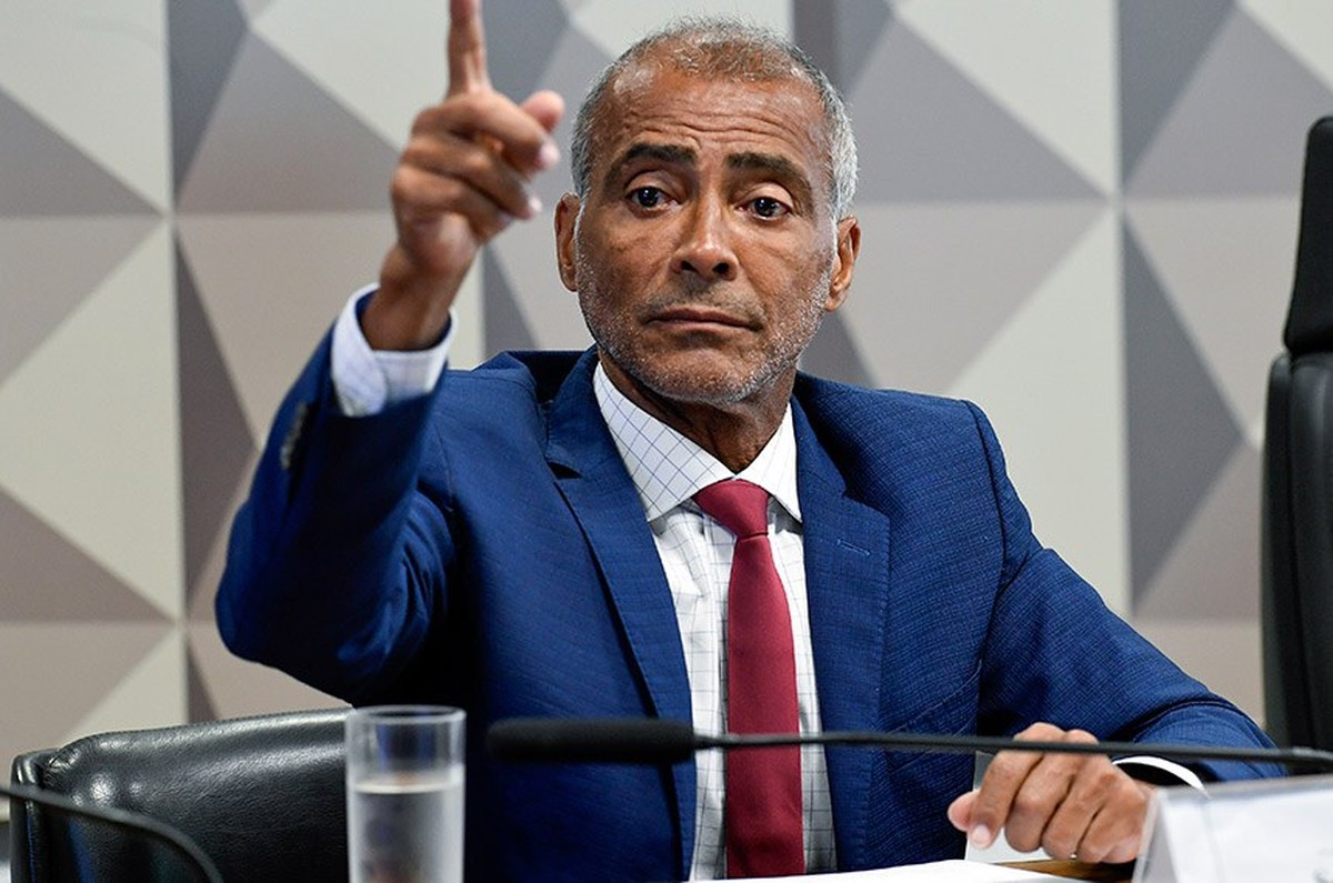 Romário anuncia licença do Senado; saiba quem é o suplente