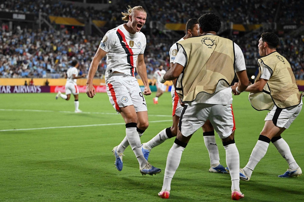 Haaland deu mais emoção ao jogo — Foto: PATRICIA DE MELO MOREIRA / AFP
