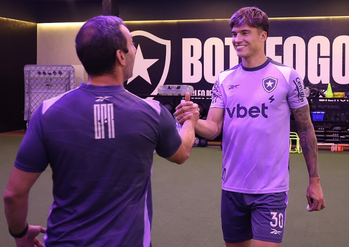 ainda-sem-novo-t-cnico-botafogo-se-reapresenta-sob-o-comando-do