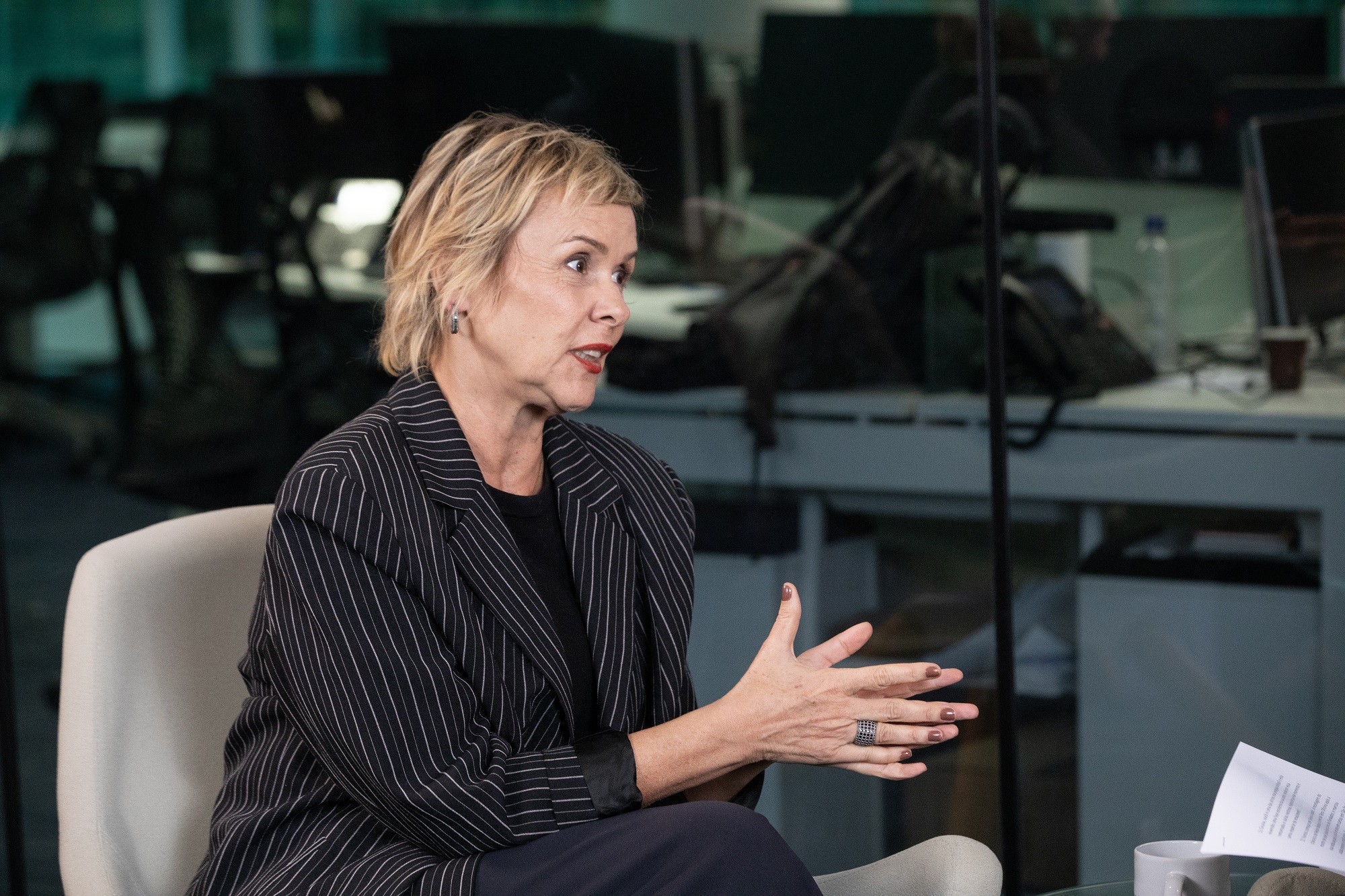 'Meu filho nunca desacreditou de mim', diz Giulia Gam em entrevista ao 'Conversa vai conversa vem'; assista