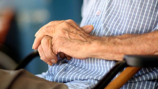 Após receber R$ 190 mil de idoso de 84 anos no DF, mulher de 34 diz se tratar de doação