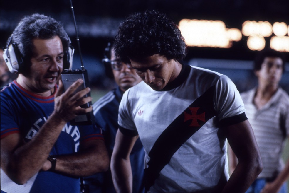 Roberto Dinamite, no Maracanã, após a primeira derrota do Vasco na final de 1979 — Foto: Anibal Philot / Agência O Globo
