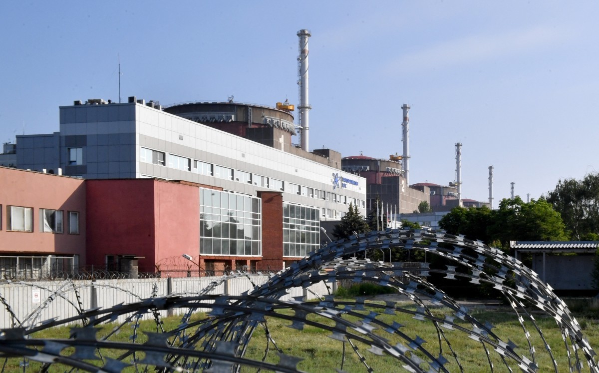 'Brincar com fogo': drone atinge usina nuclear na Ucrânia e abre buraco em parede de sala de máquinas