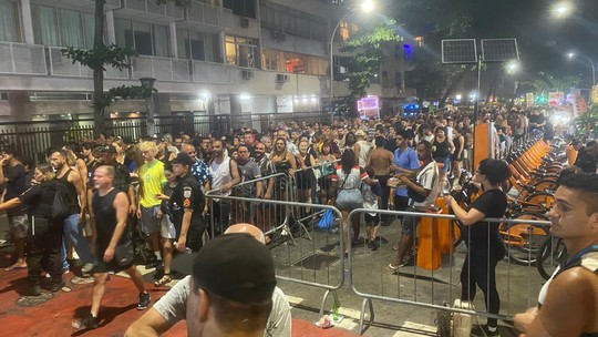 A poucos minutos do show da Madonna, público enfrenta filas nos pontos de revista em Copacabana
