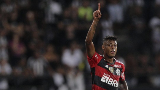 Flamengo mantém 'gelo no sangue' após assédio de clubes a Bruno Henrique e Everton Ribeiro