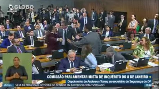 CPI do 8 de Janeiro: parlamentares da base e da oposição discutem após Feliciano bater na mesa