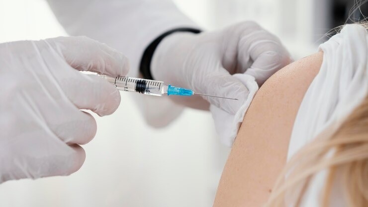 Vacina contra herpes-zóster está associada a redução de doenças cardiovasculares, revela novo estudo da Nature Medicine - QTU Questões do Universo