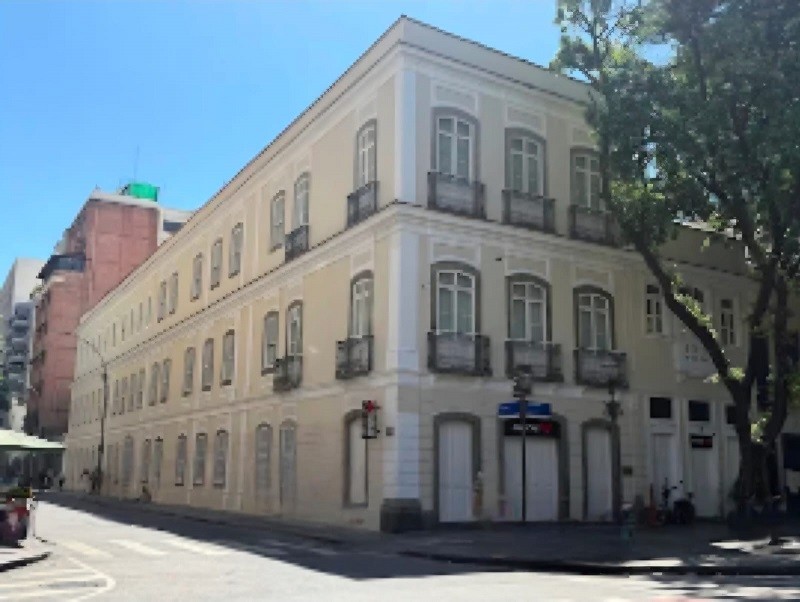 Casarão de 1875 na Rua do Catete ganha nova vida como supermercado e será inaugurado na terça-feira; confira