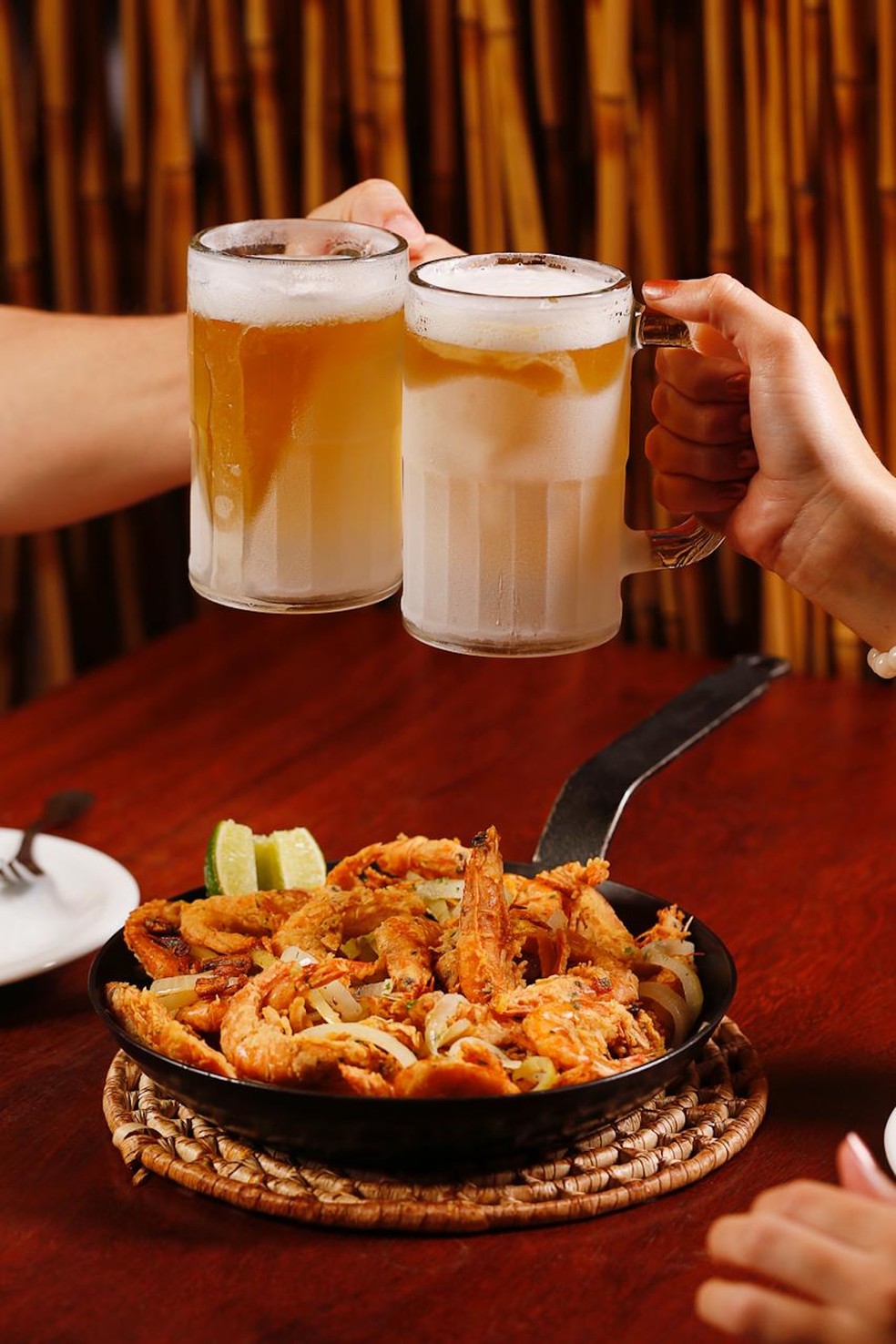 O Camarada Camarão tem pratos servidos apenas no happy hour — Foto: Divulgação
