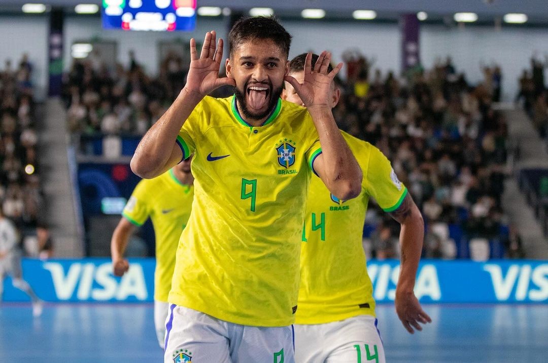 Brasil vence Marrocos e avança à semifinal da Copa do Mundo de Futsal