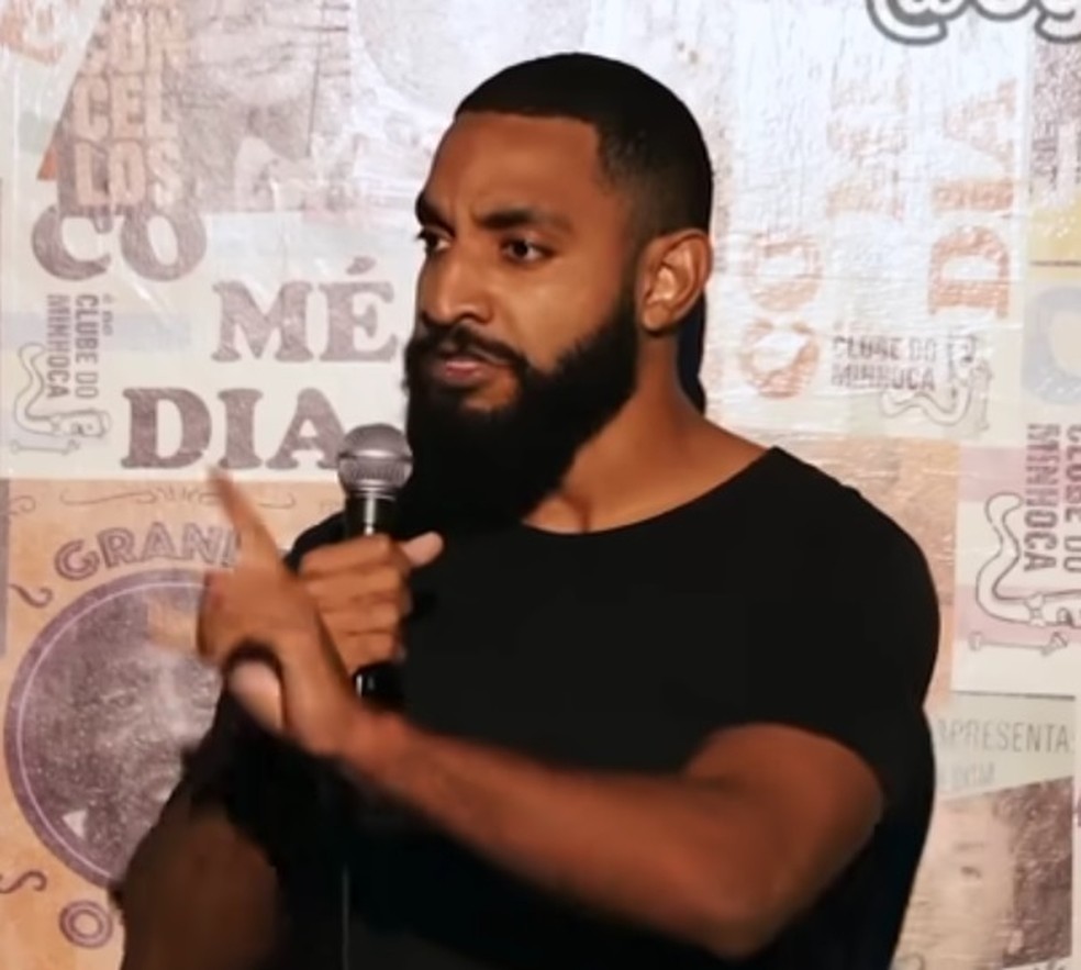 Cassius Ogro: comediante alegou hipossuficiência para não pagar a multa, mas pedido foi indeferido — Foto: Reprodução do YouTube