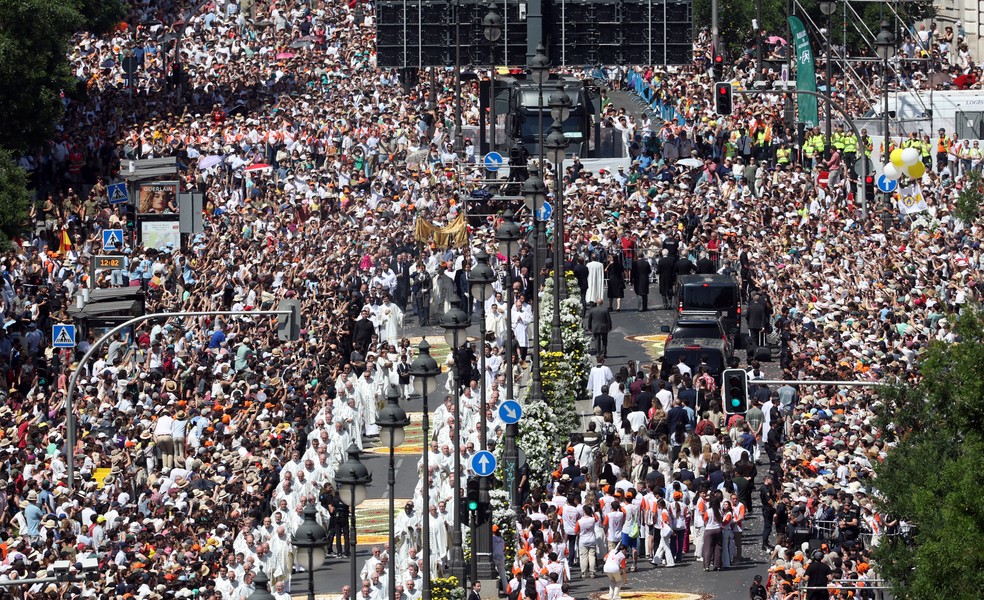 Missa em Madri com Papa Le&atilde;o XIV reuniu mais de 1,2 milh&atilde;o de fi&eacute;is &mdash; Foto: PIERRE-PHILIPPE MARCOU / AFP